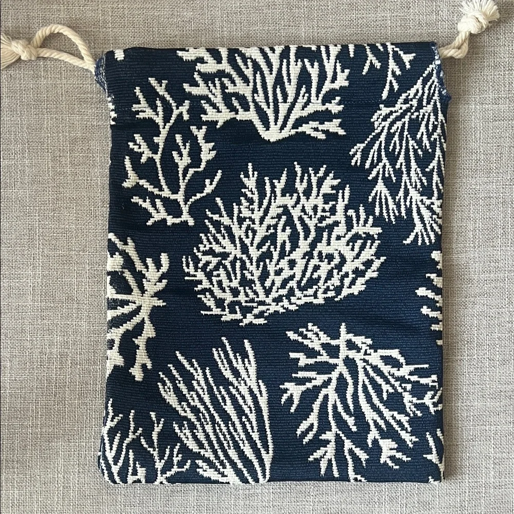 Navy & Cream Coral Pattern Drawstring Bag - Home Bath Accessory - Picture 1 of 1